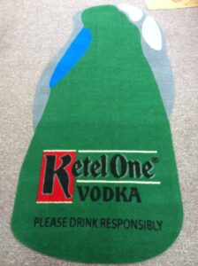 Golf putting logo mat